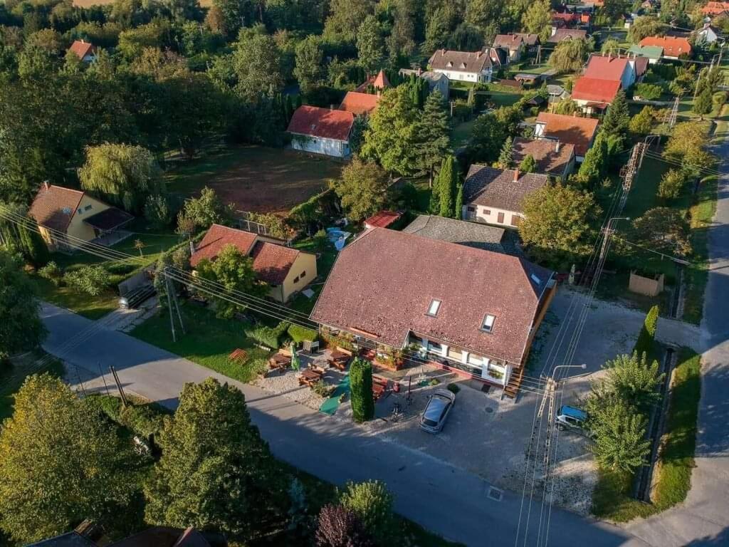 Margaréta Étterem Panzió Balatonberény Exterior foto